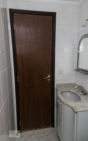 Apartamento para alugar com 72m², 3 quartos e 2 vagas Apartamento para alugar com 72m², 3 quartos e 2 vagasBanheiro
