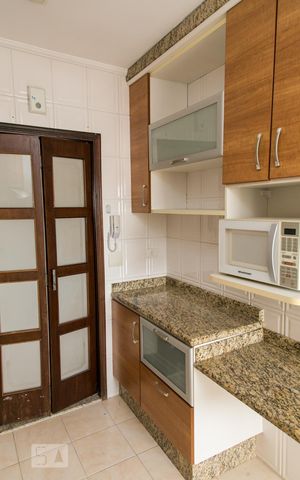 Apartamento para alugar com 72m², 3 quartos e 2 vagas Apartamento para alugar com 72m², 3 quartos e 2 vagasCozinha