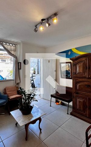 Casa à venda com 130m², 3 quartos e 2 vagas Casa à venda com 130m², 3 quartos e 2 vagasSala
