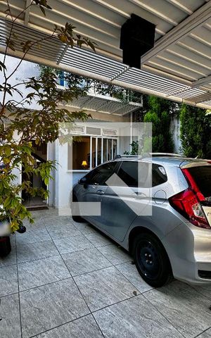 Casa à venda com 130m², 3 quartos e 2 vagas Casa à venda com 130m², 3 quartos e 2 vagasGaragem