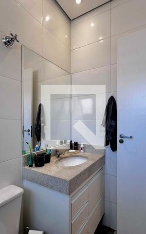 Casa à venda com 130m², 3 quartos e 2 vagas Casa à venda com 130m², 3 quartos e 2 vagasBanheiro Suíte 2