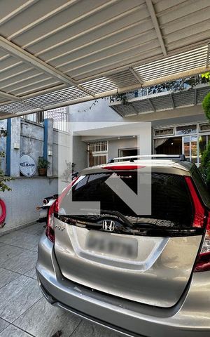 Casa à venda com 130m², 3 quartos e 2 vagas Casa à venda com 130m², 3 quartos e 2 vagasGaragem