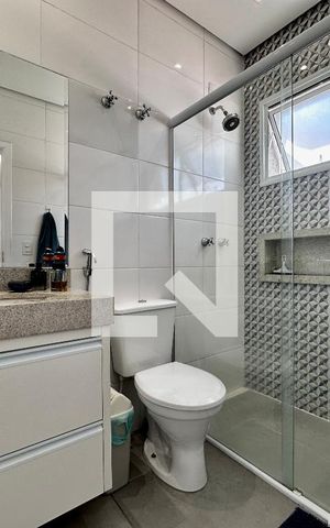 Casa à venda com 130m², 3 quartos e 2 vagas Casa à venda com 130m², 3 quartos e 2 vagasBanheiro Suíte 1