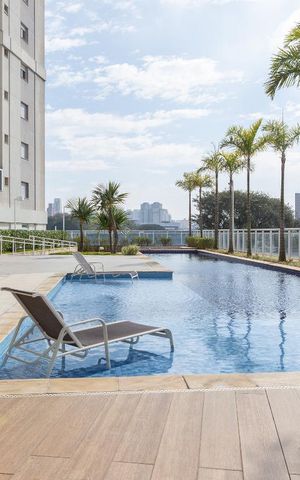 Apartamento à venda com 145m², 3 quartos e 3 vagas Apartamento à venda com 145m², 3 quartos e 3 vagasÁrea comum - Piscina