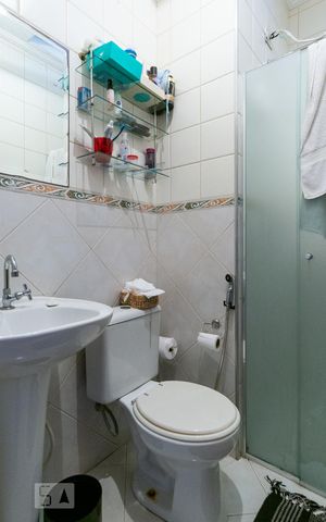 Casa de condomínio à venda com 70m², 2 quartos e 1 vaga Casa de condomínio à venda com 70m², 2 quartos e 1 vagaBanheiro
