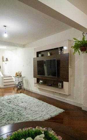 Casa à venda com 250m², 2 quartos e 3 vagasSala