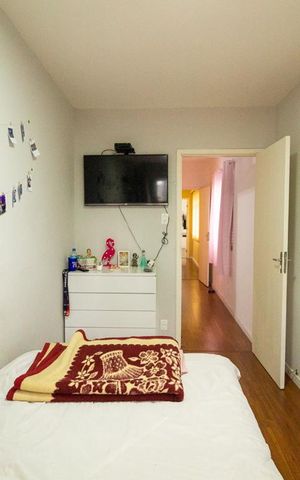Casa à venda com 250m², 2 quartos e 3 vagasSuíte 