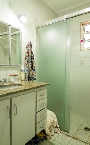 Casa à venda com 250m², 2 quartos e 3 vagasBanheiro da Suíte