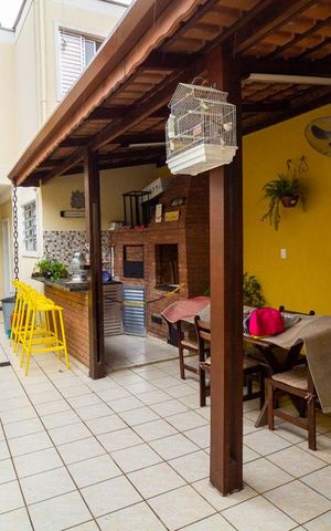 Casa à venda com 250m², 2 quartos e 3 vagasChurrasqueira