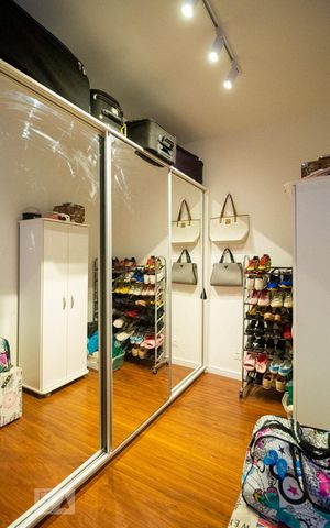 Casa à venda com 250m², 2 quartos e 3 vagasClosset