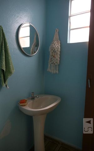 Casa para alugar com 100m², 2 quartos e 3 vagasBanheiro da Suite
