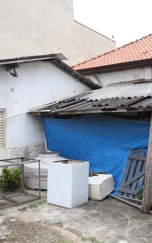 Casa para alugar com 100m², 2 quartos e 3 vagasFundos