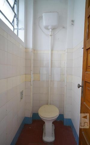 Apartamento à venda com 76m², 2 quartos e sem vagaBanheiro de Serviço