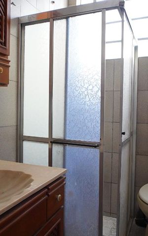 Apartamento à venda com 76m², 2 quartos e sem vagaBanheiro