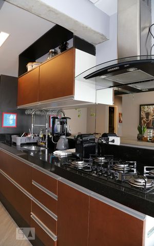 Apartamento à venda com 67m², 2 quartos e 2 vagasCozinha 