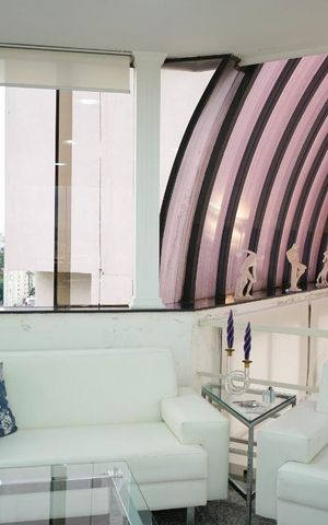 Apartamento à venda com 450m², 3 quartos e 3 vagas Apartamento à venda com 450m², 3 quartos e 3 vagasÁrea Externa