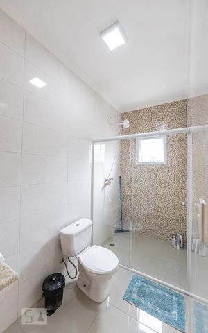 Casa à venda com 90m², 2 quartos e 3 vagas Casa à venda com 90m², 2 quartos e 3 vagasBanheiro Suite 1