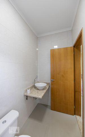 Casa à venda com 90m², 2 quartos e 3 vagas Casa à venda com 90m², 2 quartos e 3 vagasBanheiro Suite 2