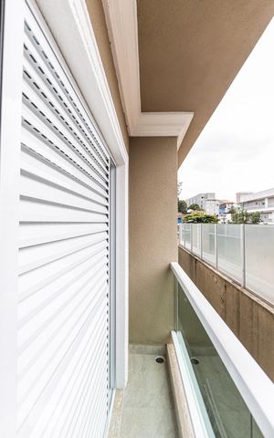 Casa à venda com 90m², 2 quartos e 3 vagas Casa à venda com 90m², 2 quartos e 3 vagasVaranda Suite 1