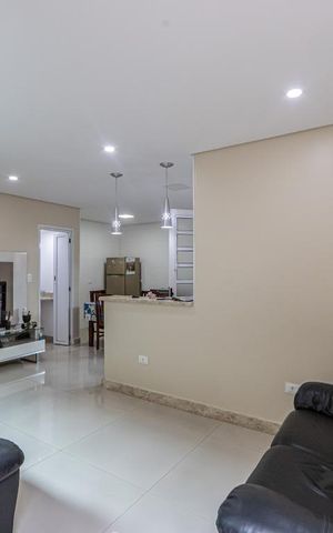 Casa à venda com 90m², 2 quartos e 3 vagas Casa à venda com 90m², 2 quartos e 3 vagasSala