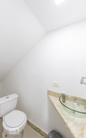 Casa à venda com 90m², 2 quartos e 3 vagas Casa à venda com 90m², 2 quartos e 3 vagasLavabo