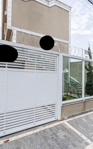 Casa à venda com 90m², 2 quartos e 3 vagas Casa à venda com 90m², 2 quartos e 3 vagasFachada