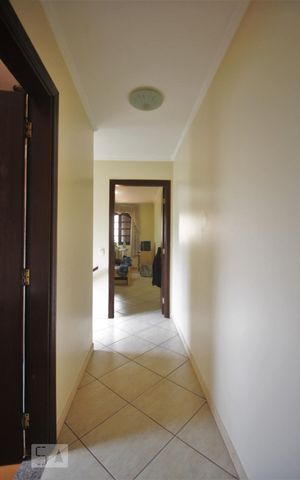 Casa à venda com 130m², 3 quartos e 3 vagasCorredor