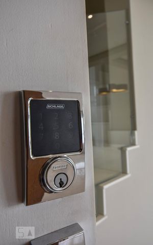 Apartamento à venda com 230m², 3 quartos e 3 vagasFechadura Eletrônica