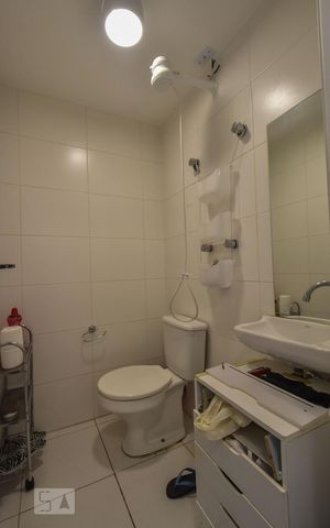 Apartamento à venda com 230m², 3 quartos e 3 vagasBanheiro de Serviços 