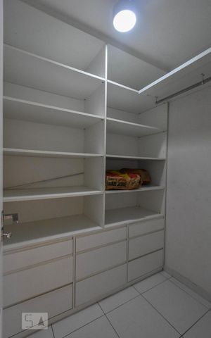 Apartamento à venda com 230m², 3 quartos e 3 vagasQuarto de Serviços 