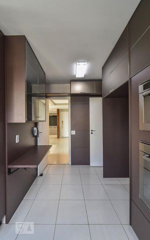 Apartamento à venda com 230m², 3 quartos e 3 vagasCozinha