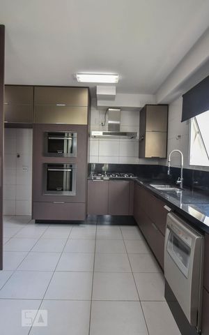 Apartamento à venda com 230m², 3 quartos e 3 vagasCozinha