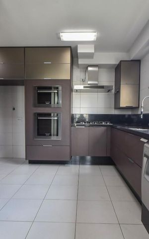 Apartamento à venda com 230m², 3 quartos e 3 vagasCozinha