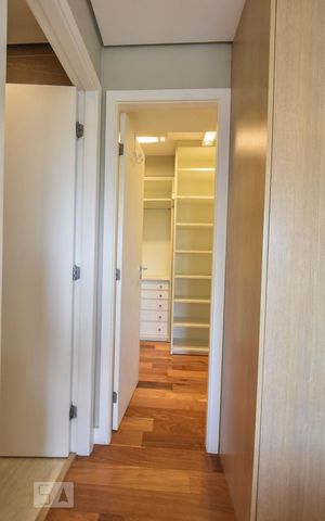 Apartamento à venda com 230m², 3 quartos e 3 vagasCloset Suíte 01