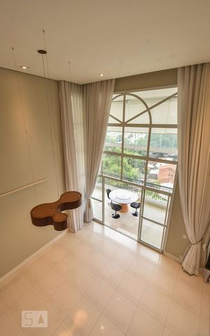 Apartamento à venda com 230m², 3 quartos e 3 vagasVista
