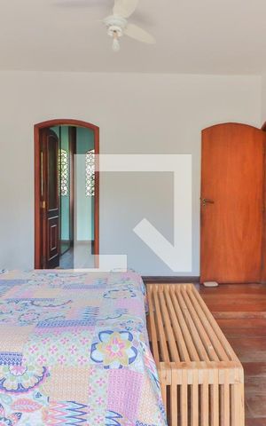 Casa à venda com 350m², 5 quartos e 3 vagas Casa à venda com 350m², 5 quartos e 3 vagasQuarto 3 Suite