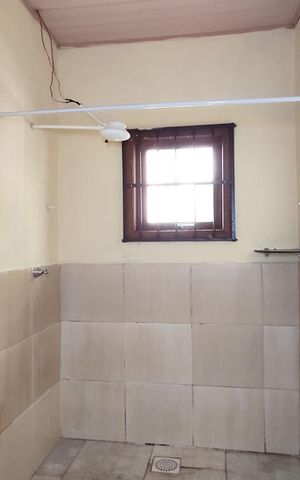 Casa à venda com 60m², 2 quartos e 2 vagas Casa à venda com 60m², 2 quartos e 2 vagasBanheiro