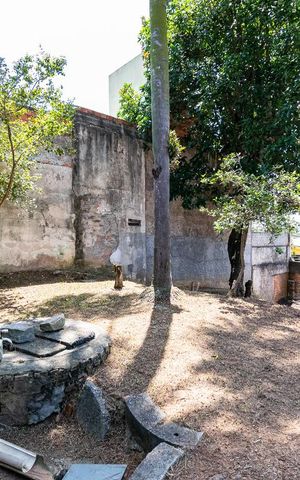 Casa à venda com 200m², 3 quartos e 3 vagas Casa à venda com 200m², 3 quartos e 3 vagasQuintal da frente