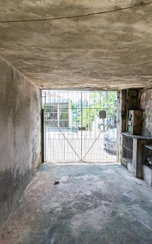 Casa à venda com 200m², 3 quartos e 3 vagas Casa à venda com 200m², 3 quartos e 3 vagasGaragem