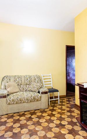 Casa à venda com 200m², 3 quartos e 3 vagas Casa à venda com 200m², 3 quartos e 3 vagasSala