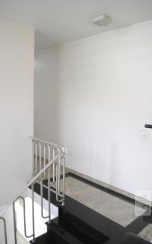Casa à venda com 390m², 3 quartos e 4 vagasDetalhe