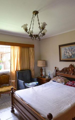 Casa à venda com 320m², 4 quartos e 3 vagas Casa à venda com 320m², 4 quartos e 3 vagasQuarto 3