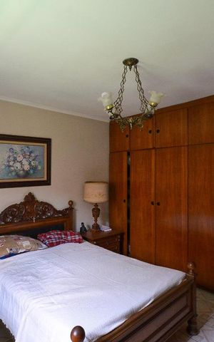 Casa à venda com 320m², 4 quartos e 3 vagas Casa à venda com 320m², 4 quartos e 3 vagasQuarto 3