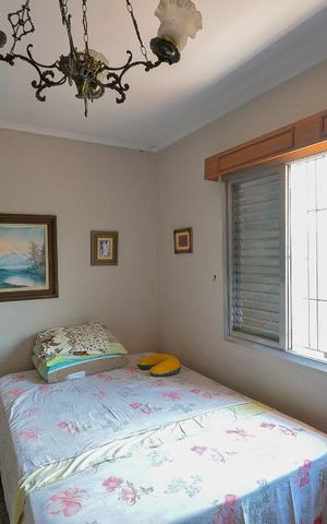 Casa à venda com 320m², 4 quartos e 3 vagas Casa à venda com 320m², 4 quartos e 3 vagasQuarto 2
