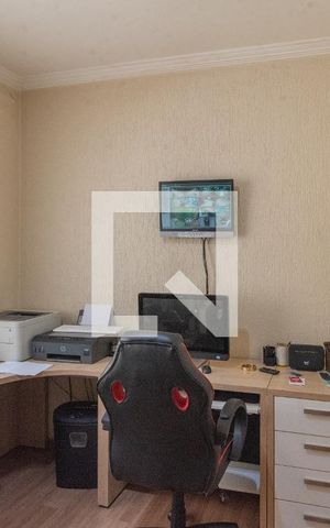 Casa à venda com 200m², 3 quartos e 3 vagasEscritório