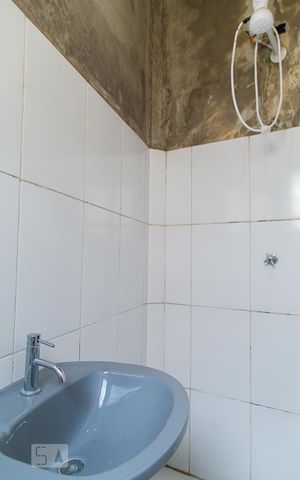 Casa à venda com 240m², 3 quartos e 4 vagas Casa à venda com 240m², 3 quartos e 4 vagasBanheiro de serviço