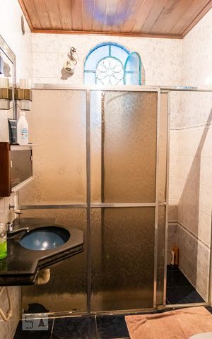 Casa à venda com 600m², 4 quartos e 5 vagas Casa à venda com 600m², 4 quartos e 5 vagasBanheiro 2