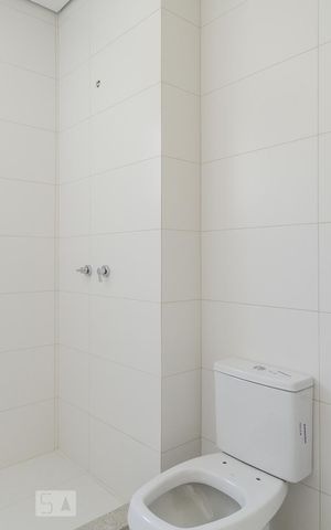 Casa de condomínio à venda com 276m², 3 quartos e 3 vagas Casa de condomínio à venda com 276m², 3 quartos e 3 vagassuíte 2
