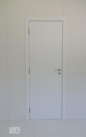 Casa de condomínio à venda com 276m², 3 quartos e 3 vagas Casa de condomínio à venda com 276m², 3 quartos e 3 vagassuíte 2