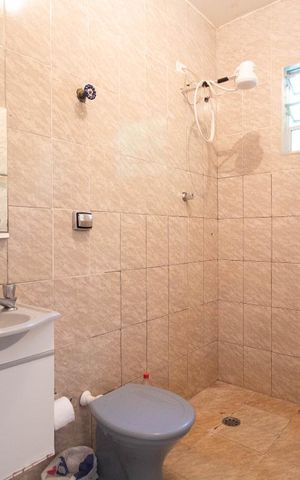 Casa de condomínio à venda com 167m², 2 quartos e 4 vagas Casa de condomínio à venda com 167m², 2 quartos e 4 vagasBanheiro